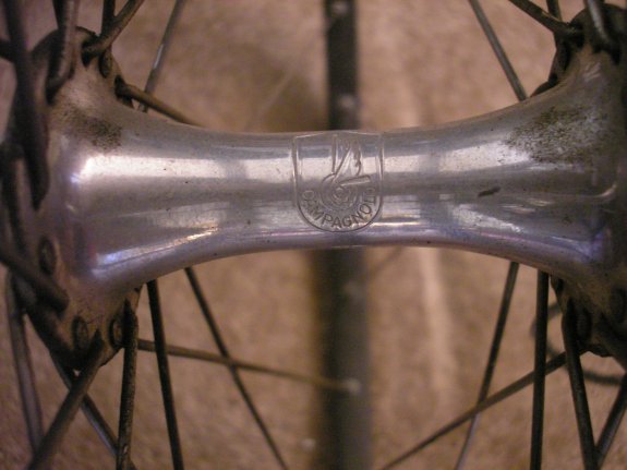 Front hub: Campagnolo Record